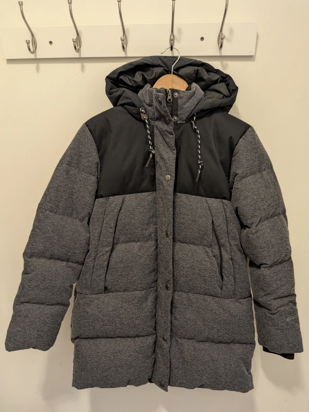 Eddie Bauer Women's Puffer Jacket - Black