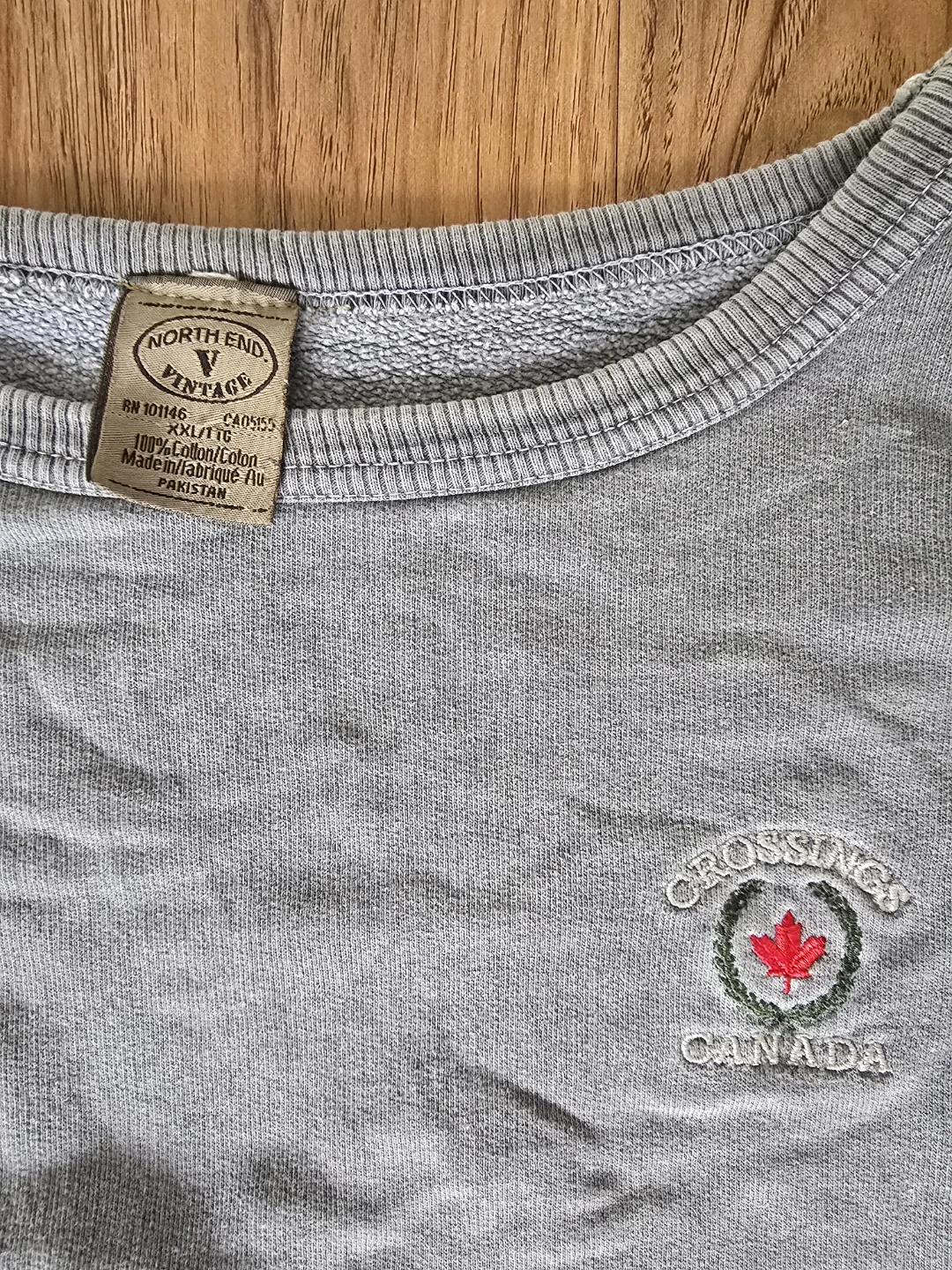 VINTAGE Crossings Canada Sweatshirt (2XL) - photo 3