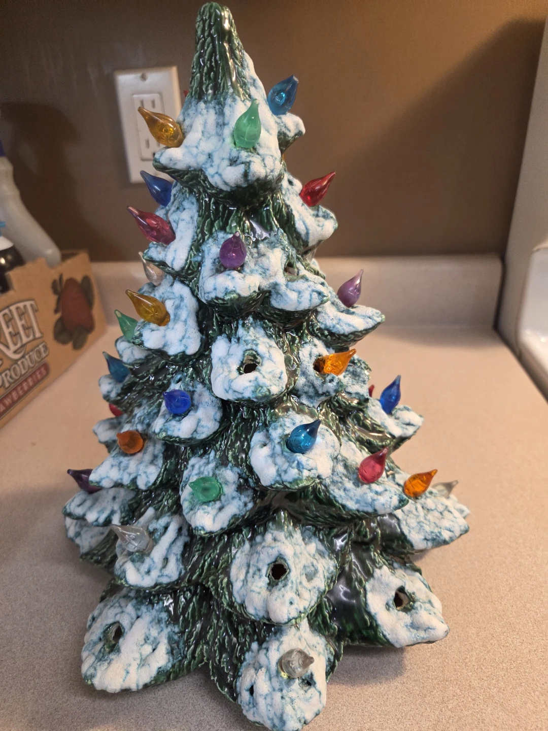 Ceramic Light-Up Christmas Tree - photo 2