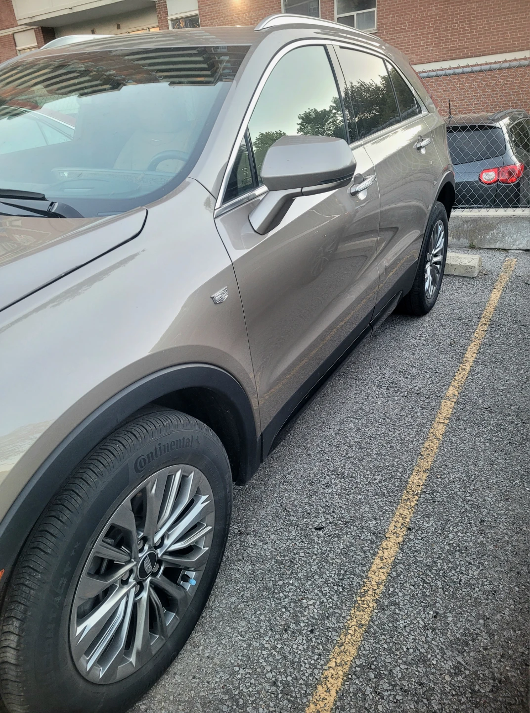 2024 Cadillac XT4 Premium Luxury – Loaded: 33" Screen, Comfort - photo 2