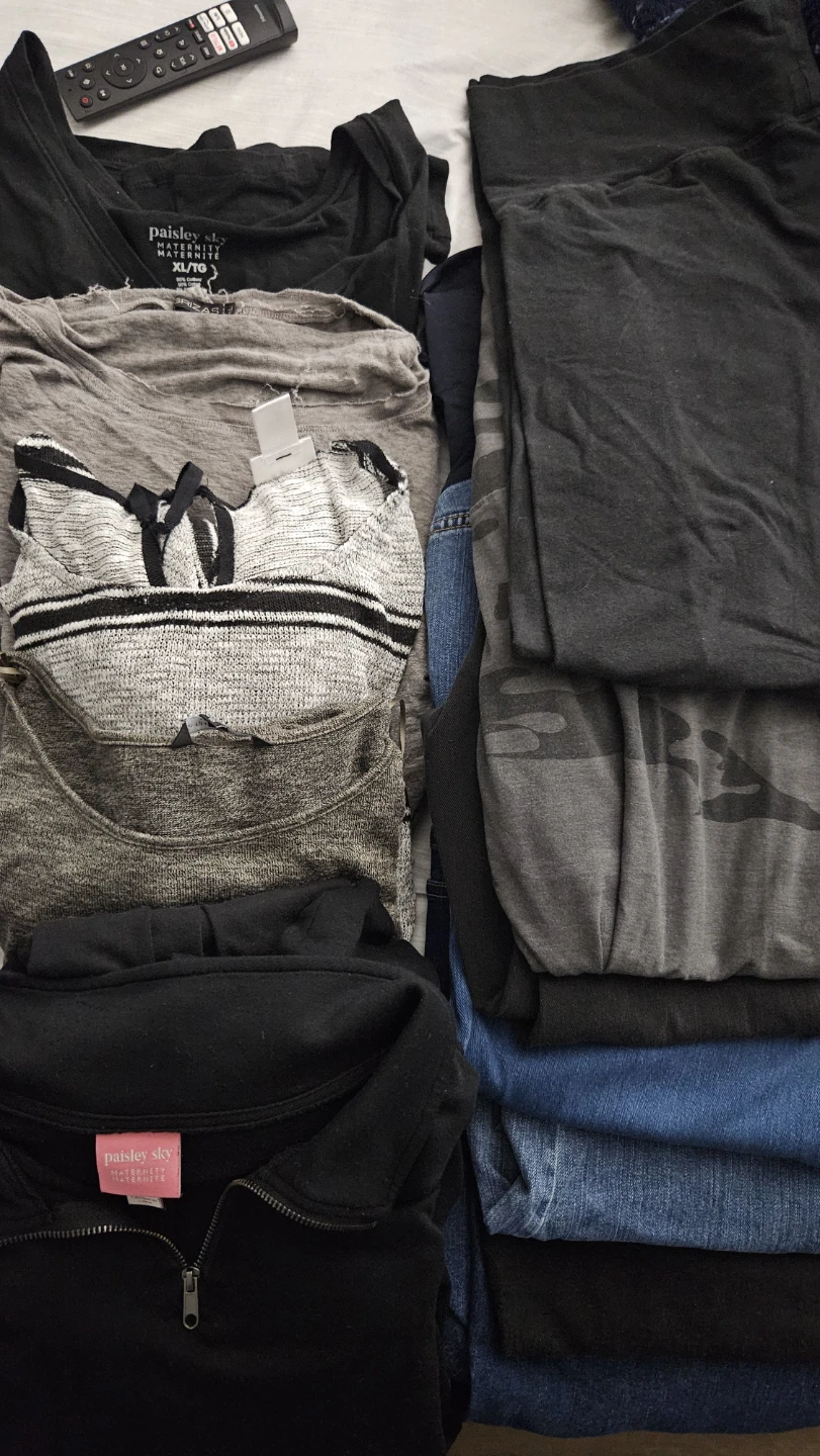 Maternity clothes XL