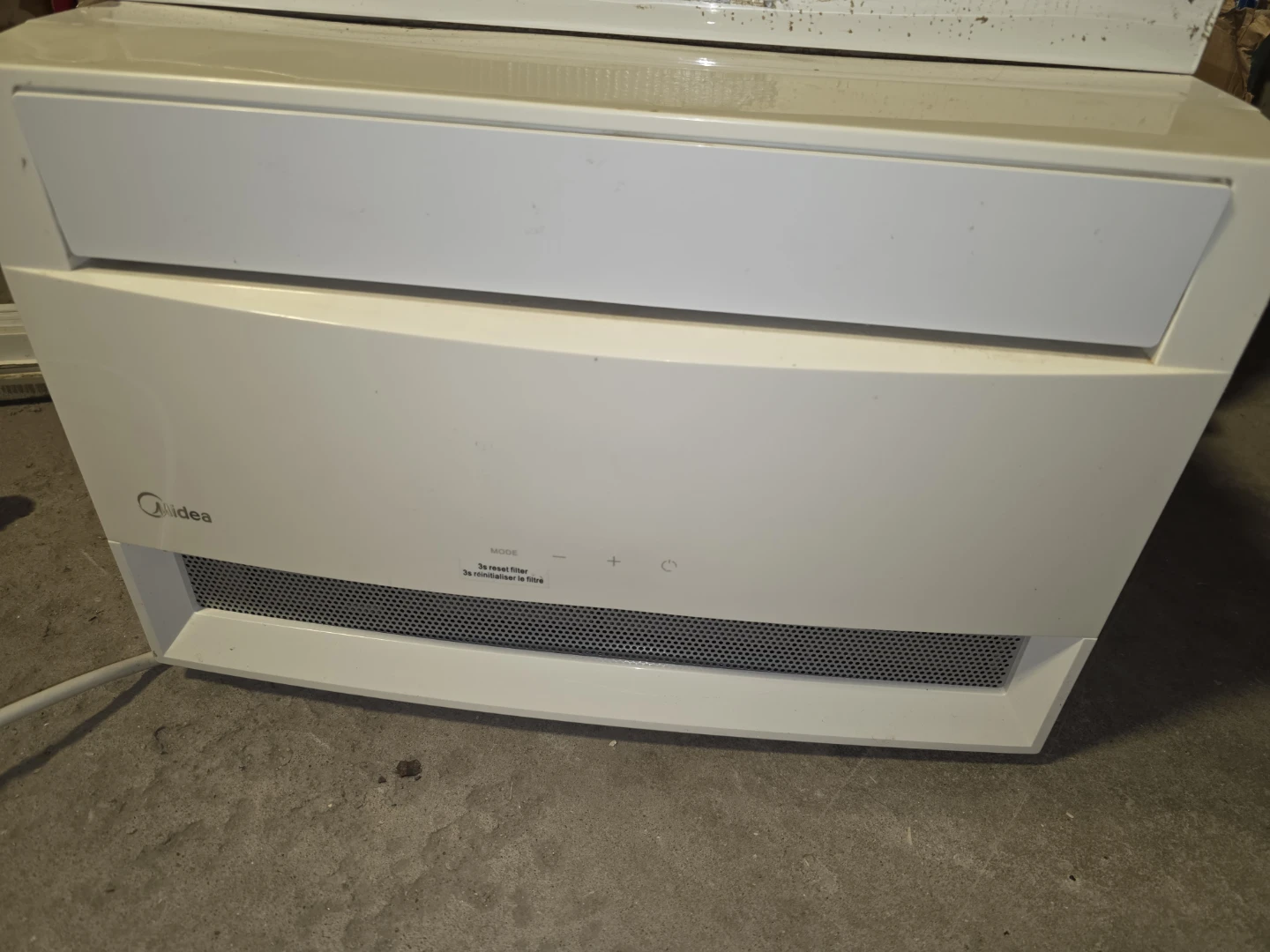 Window Air conditioner 6,000 BTU with remote