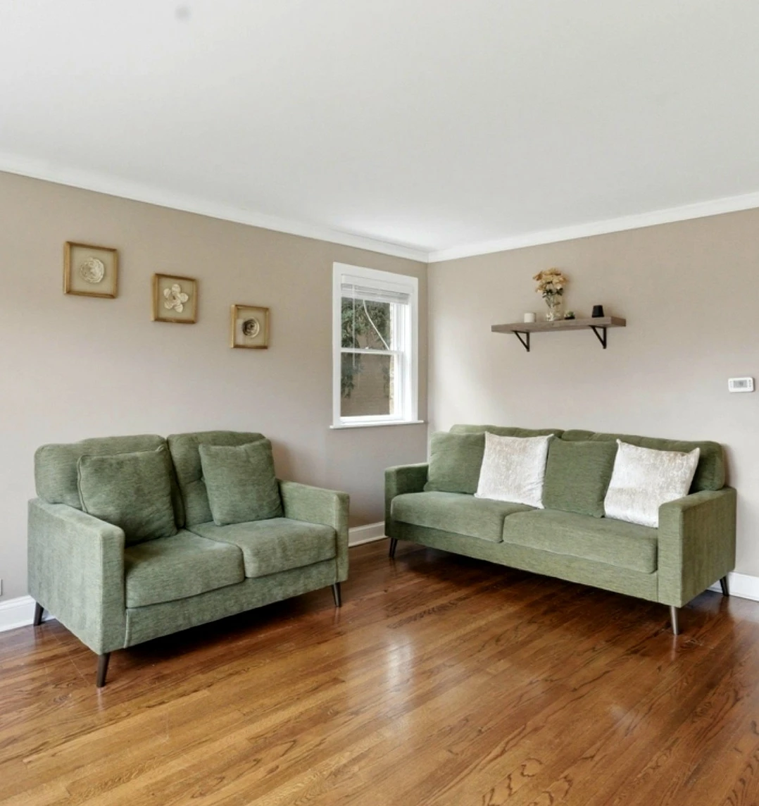 Green love seat & sofa