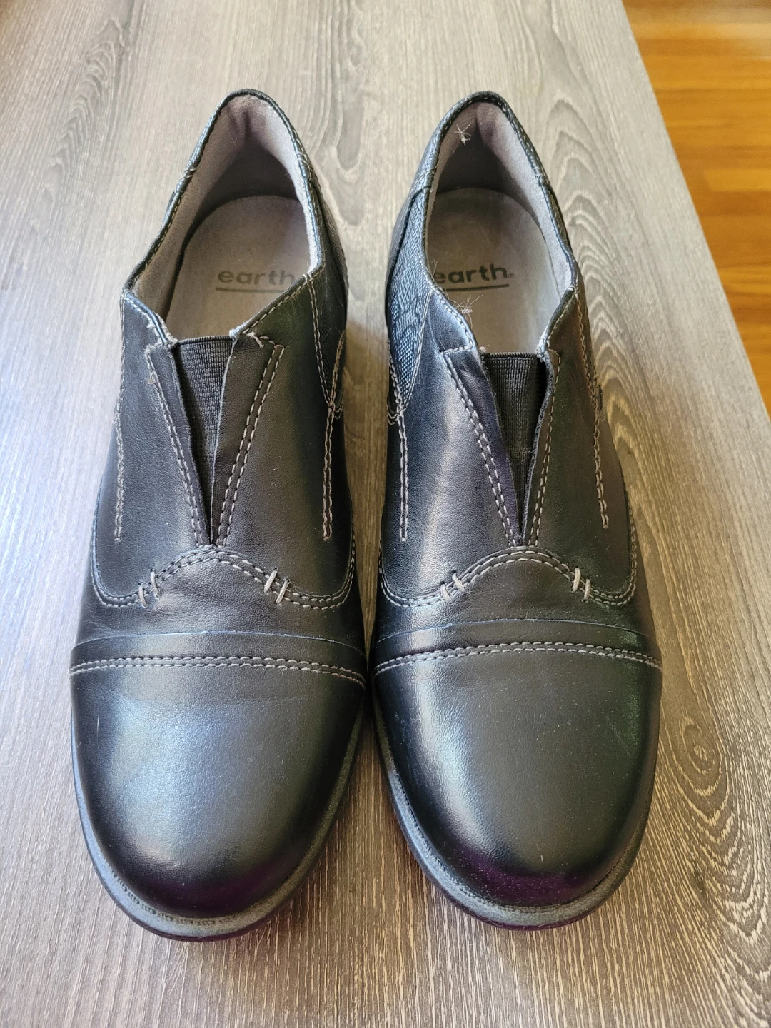 Earth Avani Banyan Black Leather Loafers Size 10