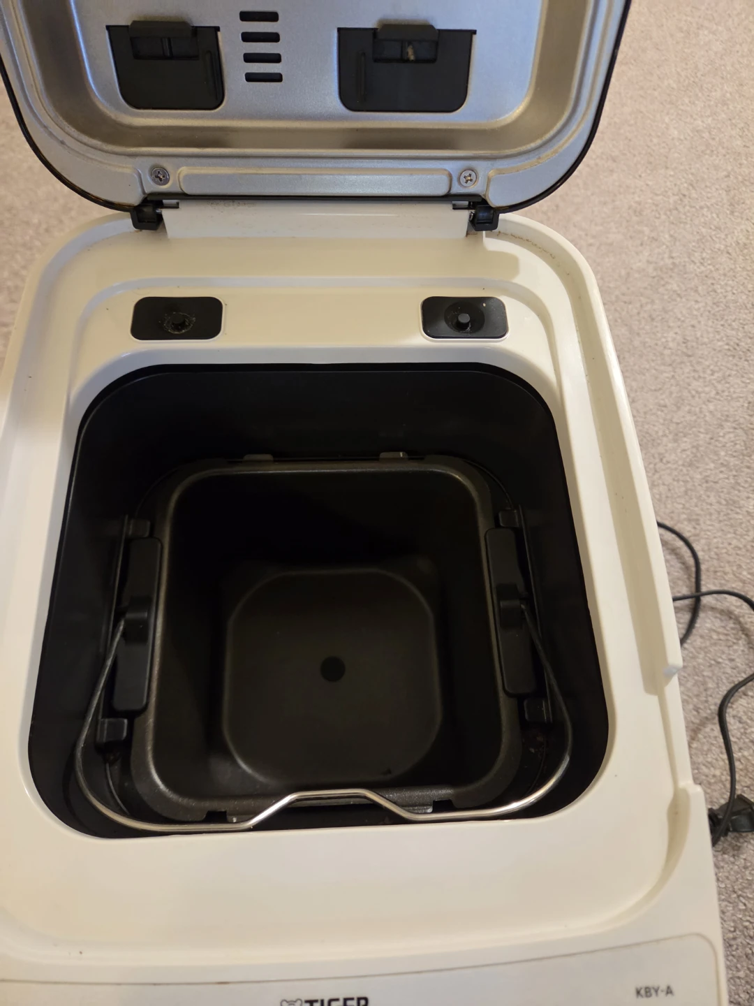 Tiger IH Home Bakery KBY-A100 Bread Maker - photo 2