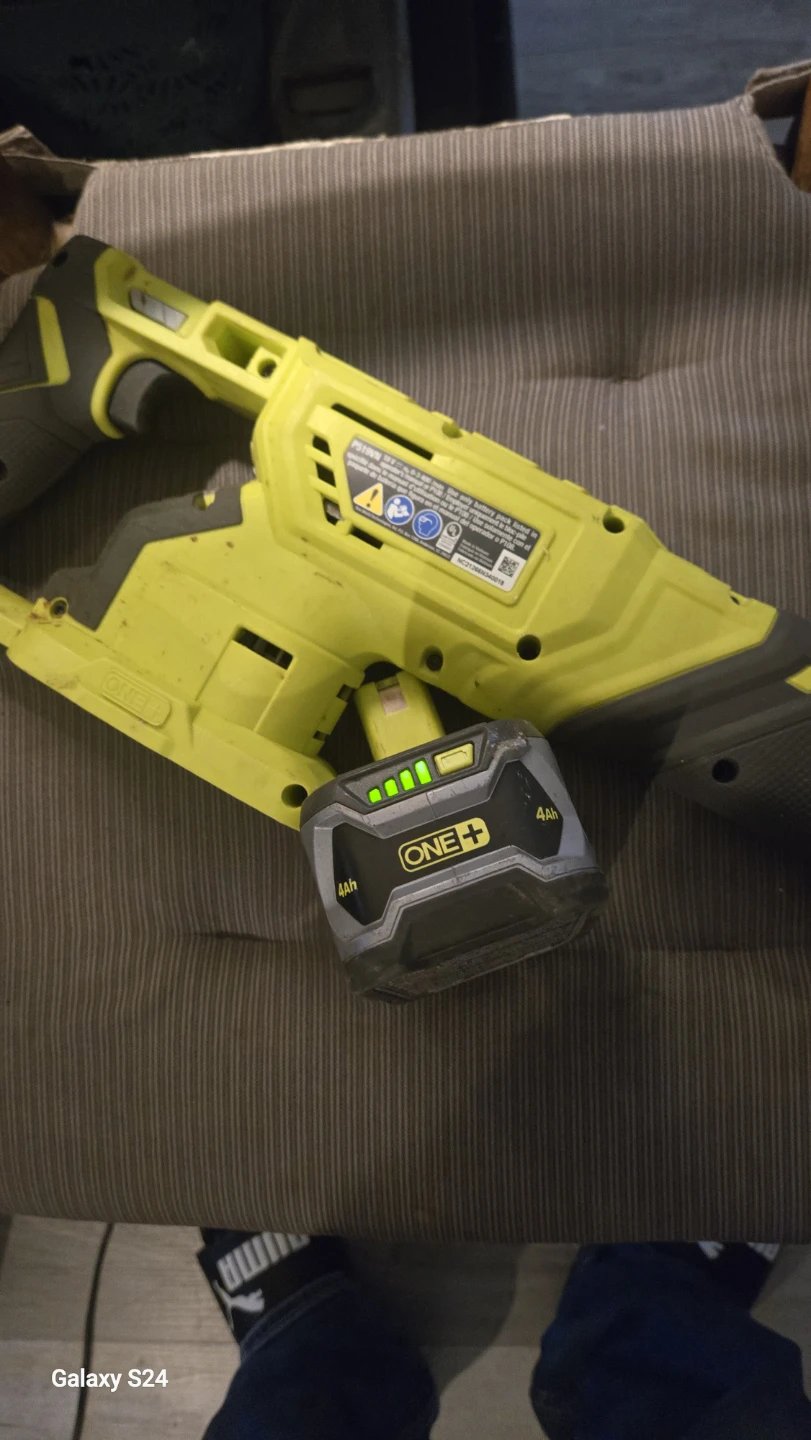 Ryobi ONE+ 18V Cordless Reciprocating Saw with 4.0Ah Battery - photo 5