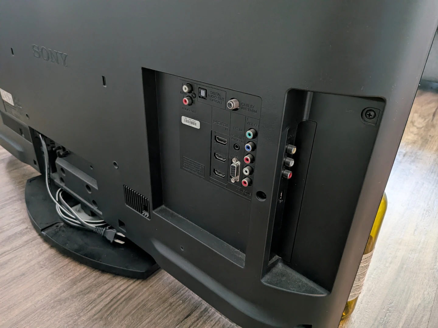 40" Sony Bravia TV - photo 2