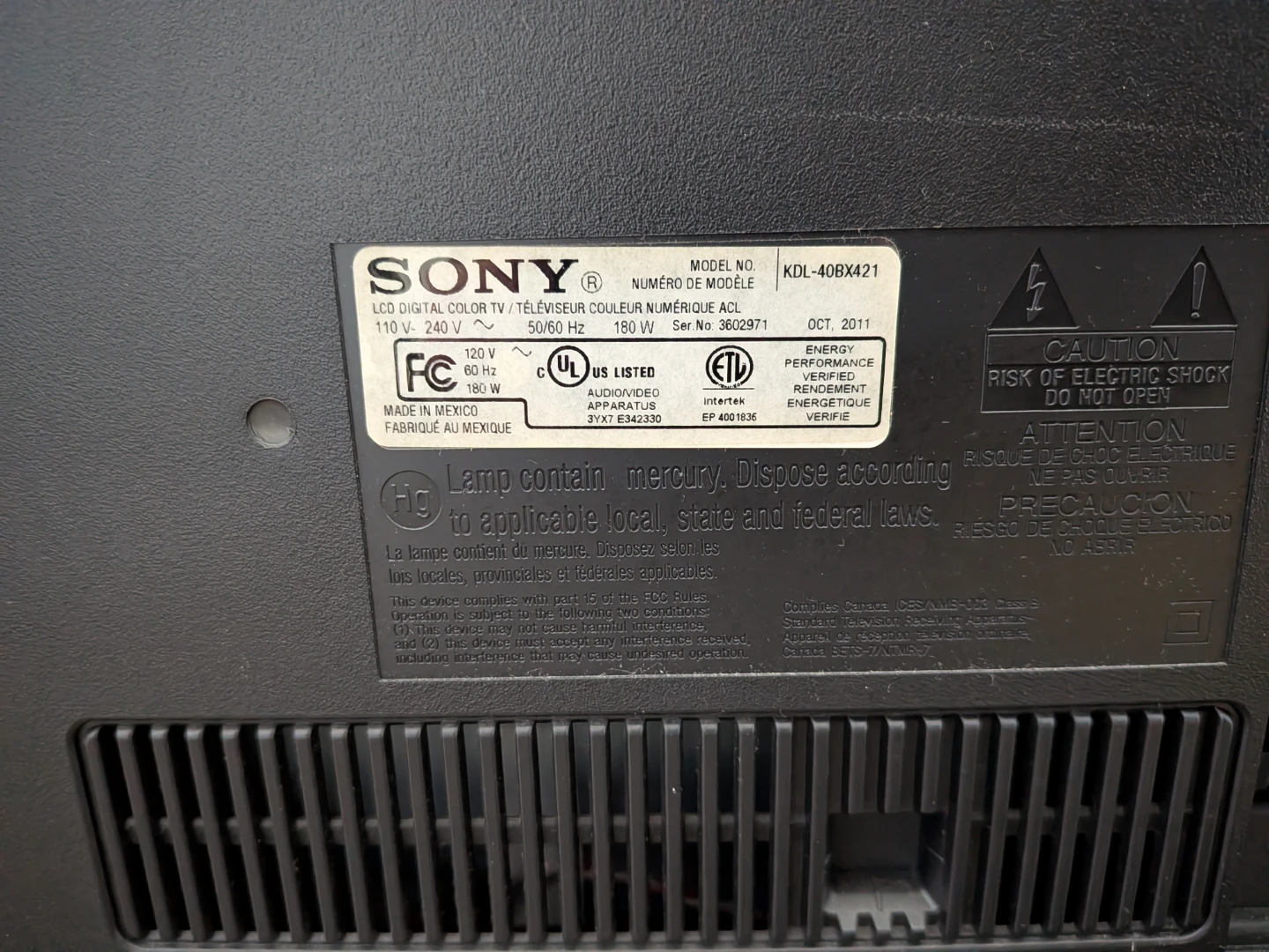 40" Sony Bravia TV - photo 3