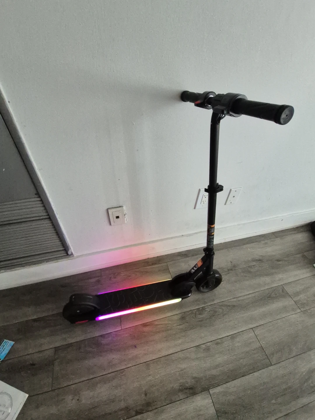 Kids Electric Scooter with LED Lights - photo 4