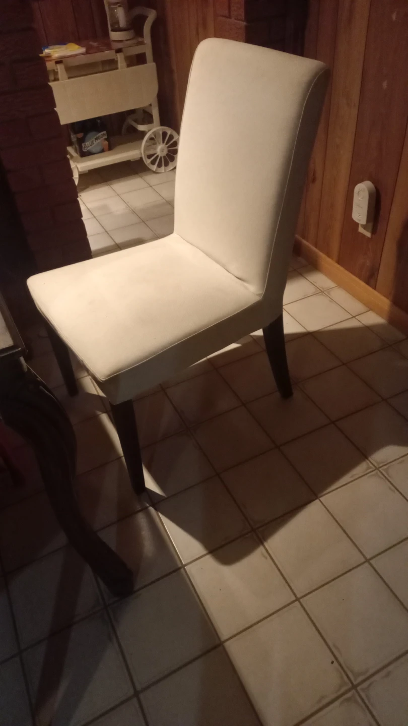 4 Yellow and 4 White Webbed Lawn Chair