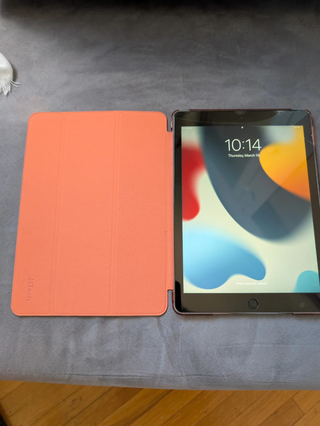 iPad Air 2 WiFi/Cellular with folio case - photo 2