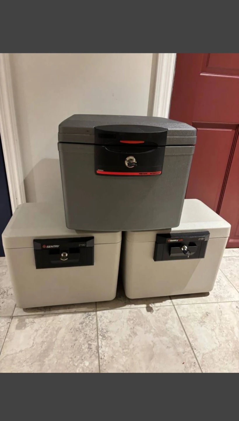 (FREE DELIVERY) SentrySafe Fireproof & Waterproof Safe Boxes