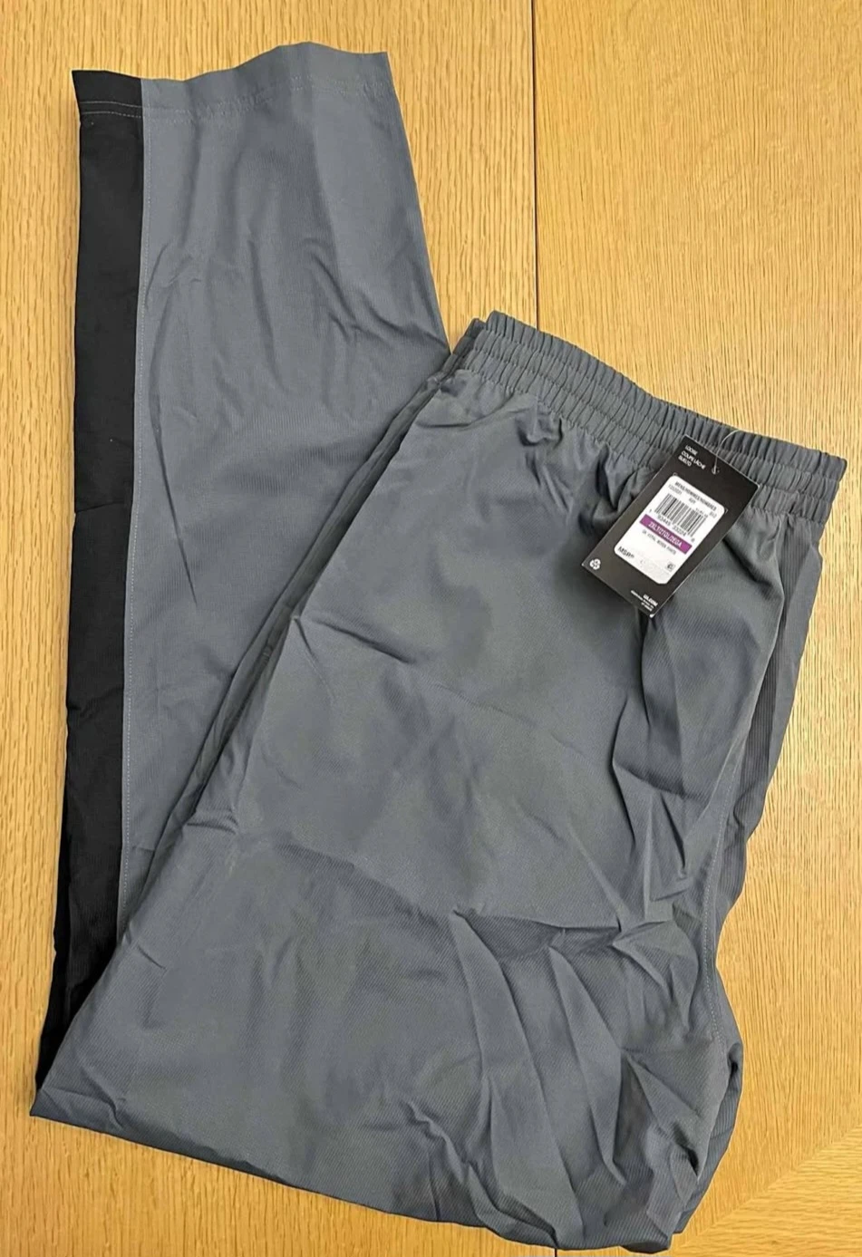 NWT Men's Under Armour Vital Woven Wind Pants.  Loose fit. 2XLT
