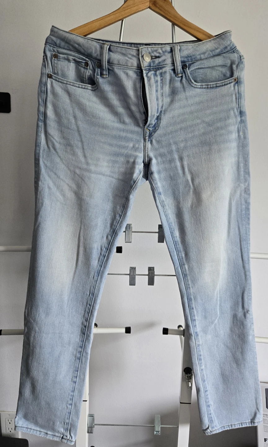 American Eagle Light Wash Denim Jeans
