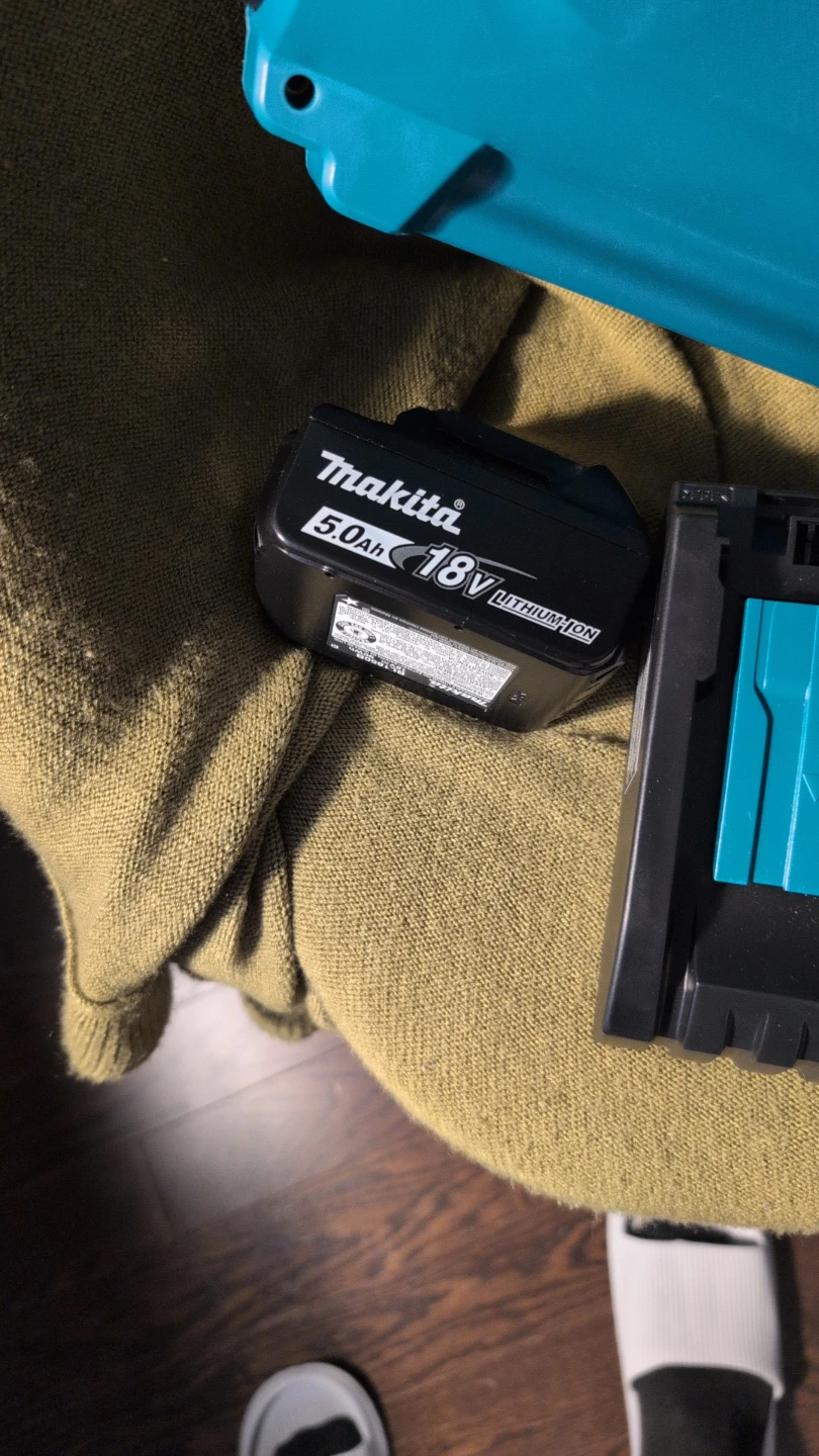 Makita DC18RC Battery Charger & 5.0Ah 18V Battery - photo 3