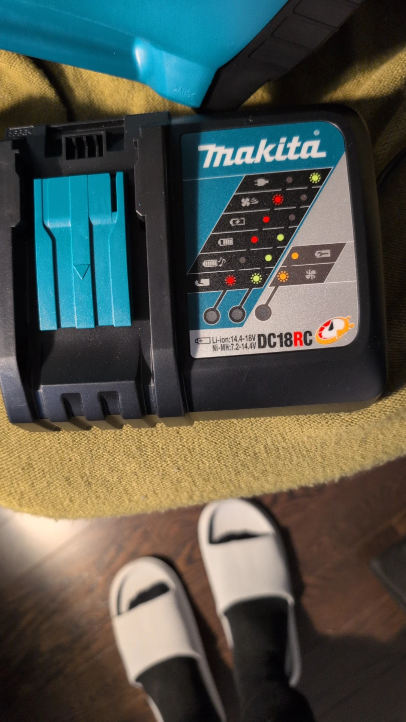 Makita DC18RC Battery Charger & 5.0Ah 18V Battery - photo 4