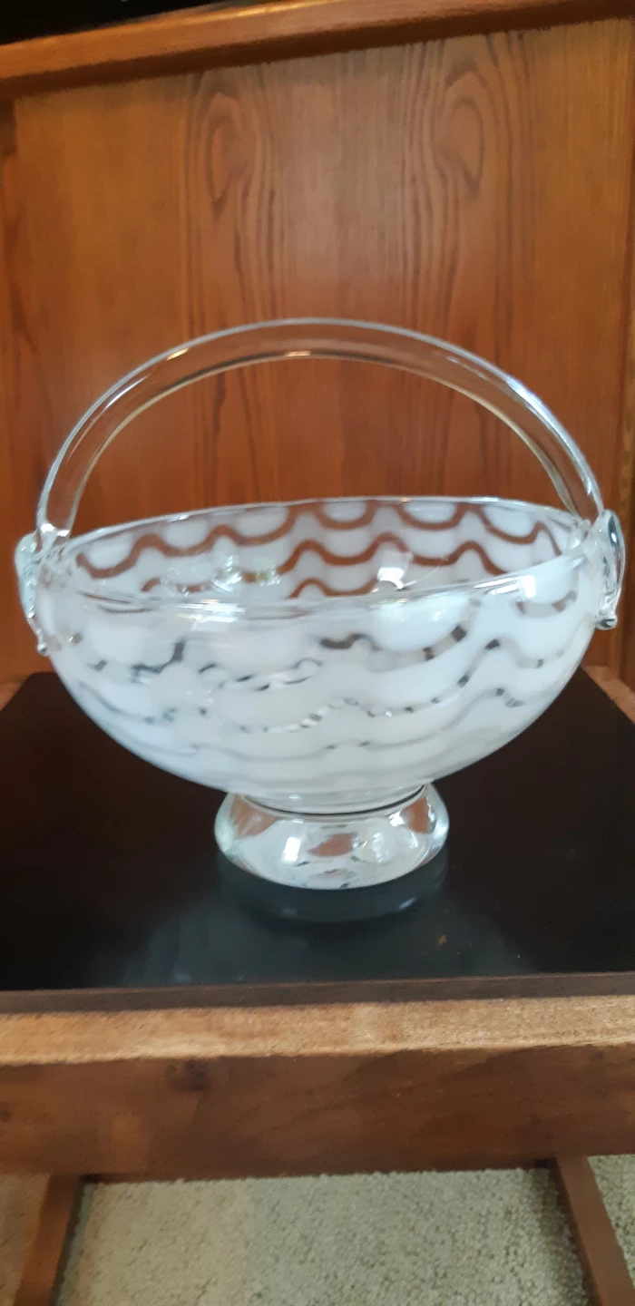 Decorative Glass Fruit Bowl with Handle