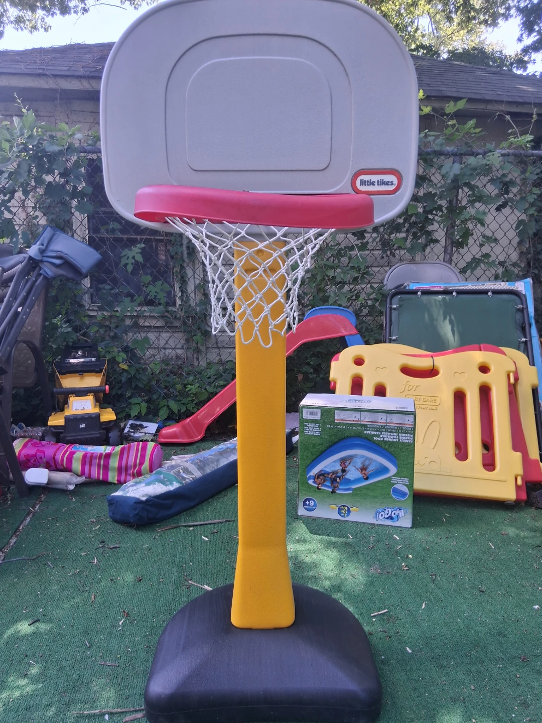 Little Tikes Tot Basketball Hoop