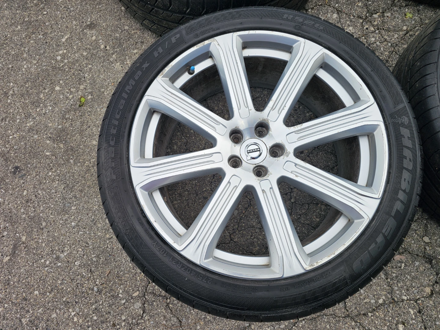 VOLVO XC90 O.E.M RIMS AND ALL SEASON TIRES 275/40 R21