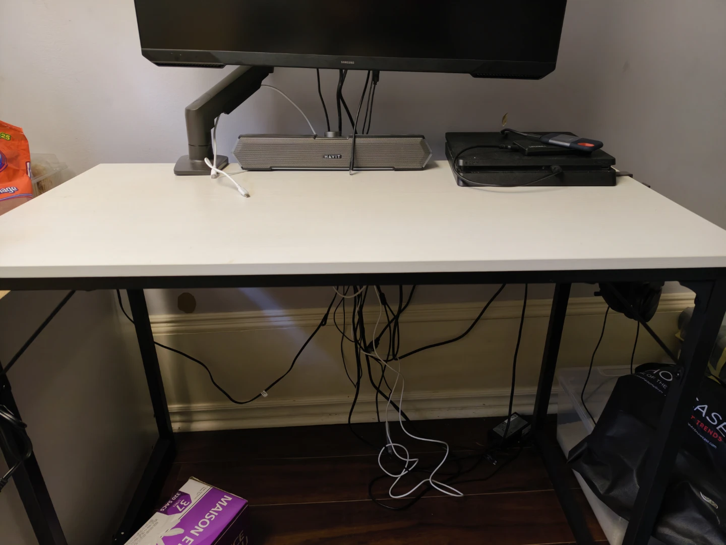 White Desk with Black Frame - photo 2