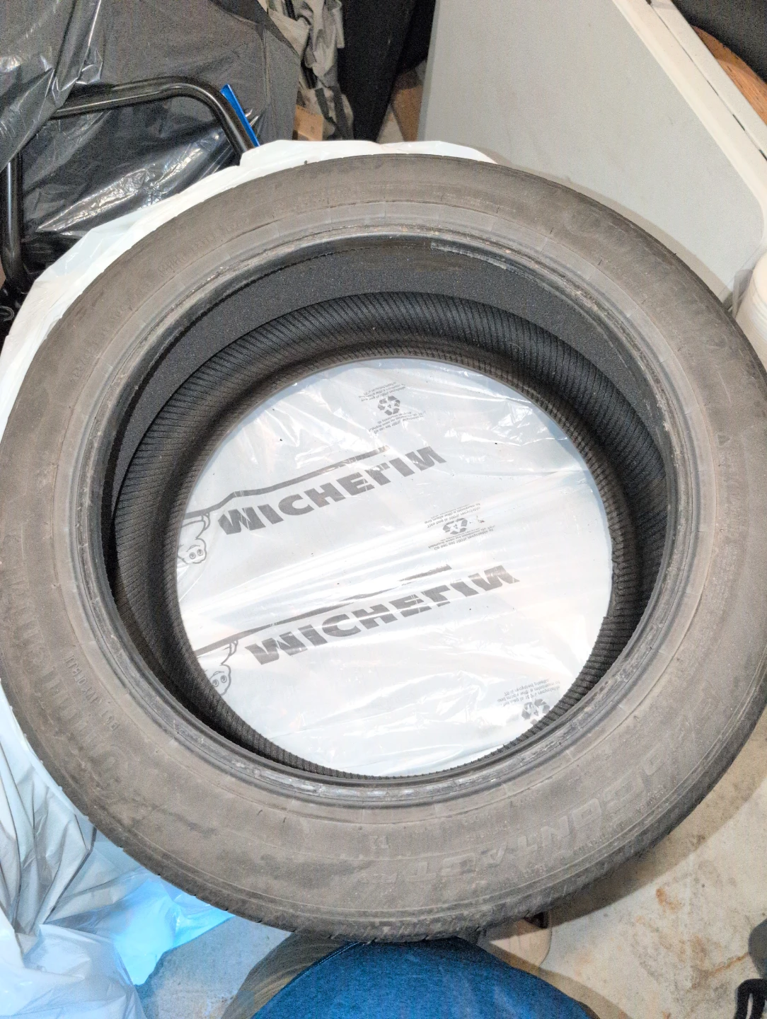 Continental 255/45 R19  104W Tire