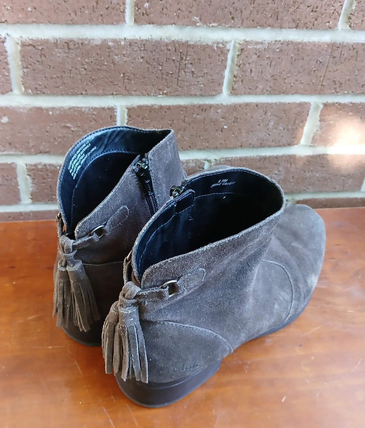Boc Women's 9.5M Brown Suede Ankle Boots - photo 2