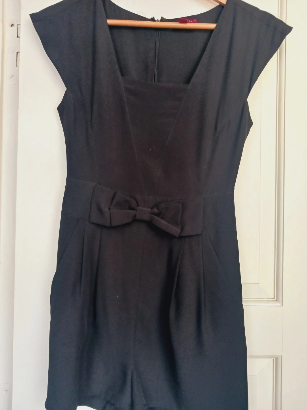 TED BAKER LONDON Black Bow Detail Romper.  Size 0.