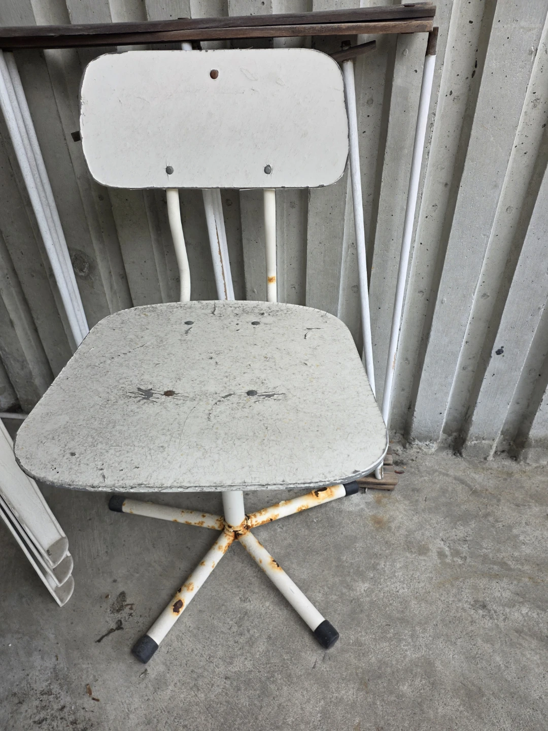 Vintage White Metal Task Chair