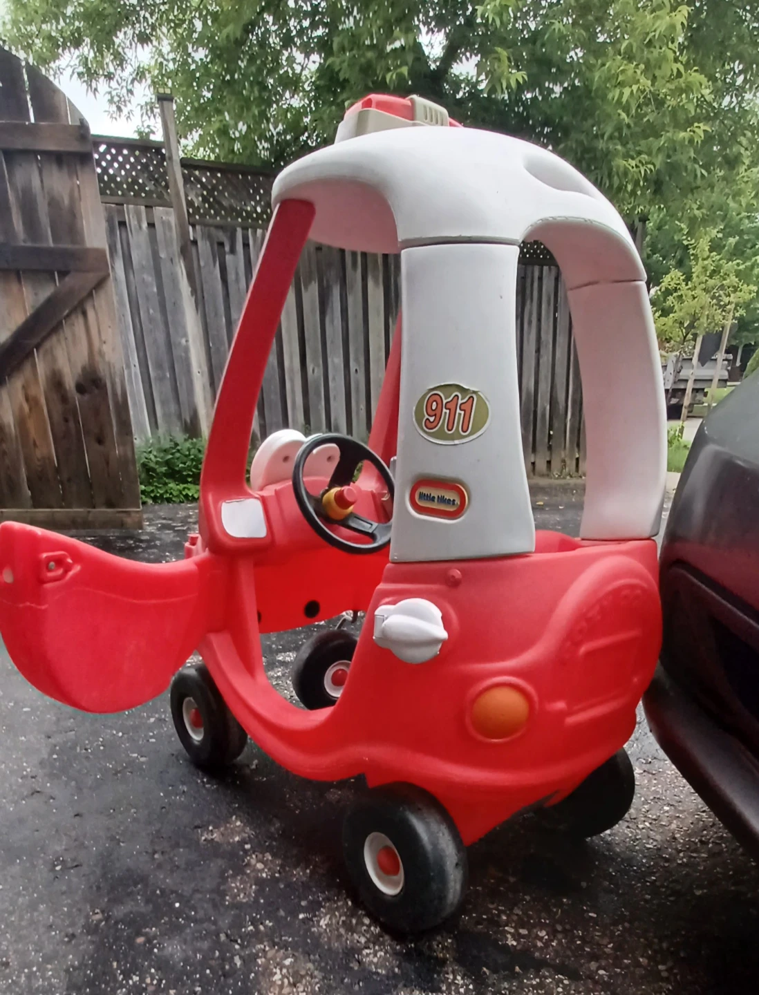 Little Tikes Cozy Coupe - 911 Emergency Vehicle - photo 3