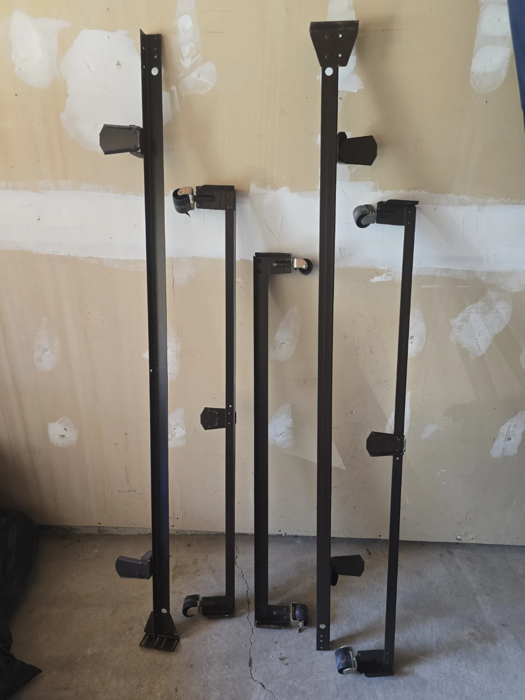 Heavy duty metal bed frame with wheels - photo 2