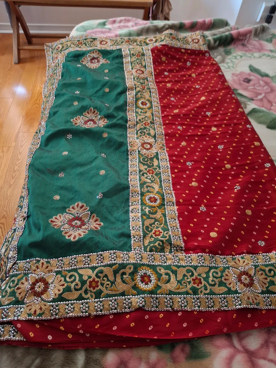 Red and Green Saree with Embellishments - photo 4
