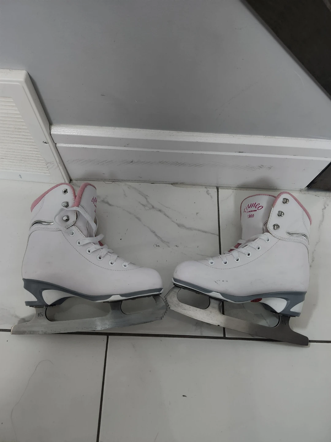 Cameo Figure Skates - Size 4 Pink and white - photo 4