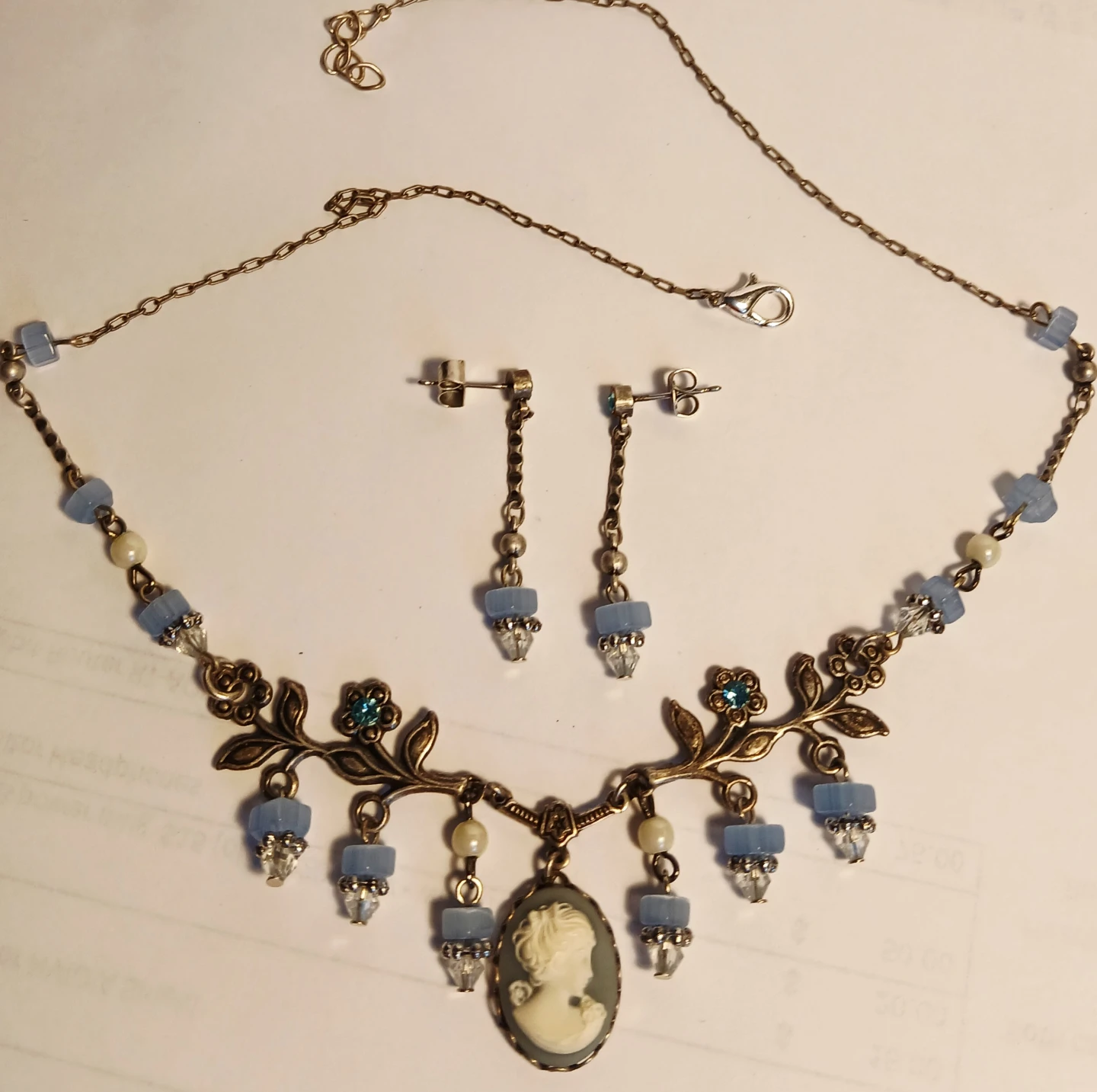 Cameo Necklace and Earring Set - photo 3