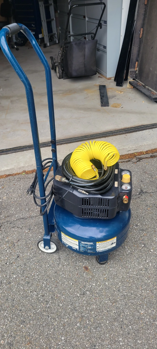 Mastercraft Air Compressor with hose and extension