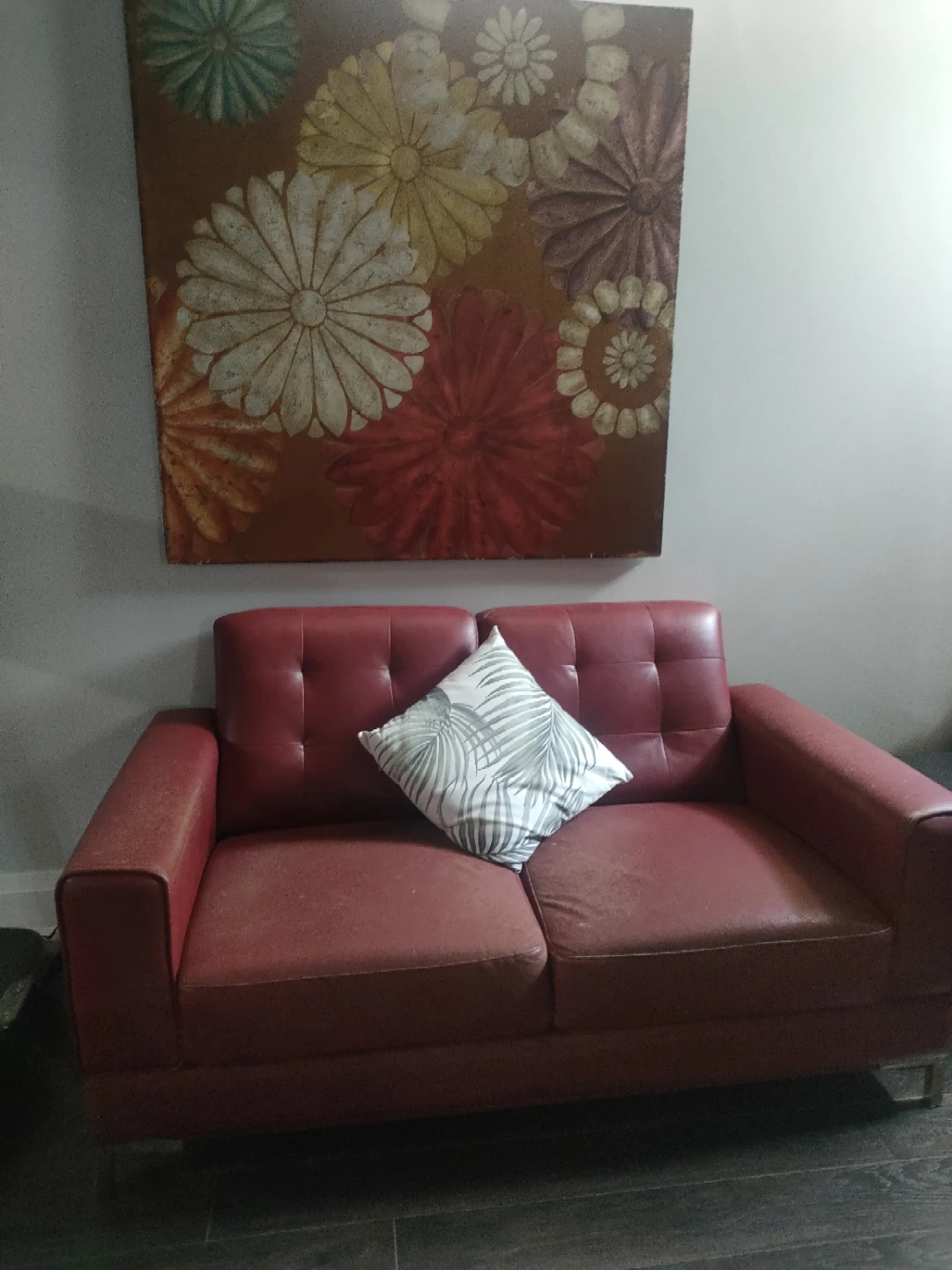 Red 2-seater sofa - photo 5