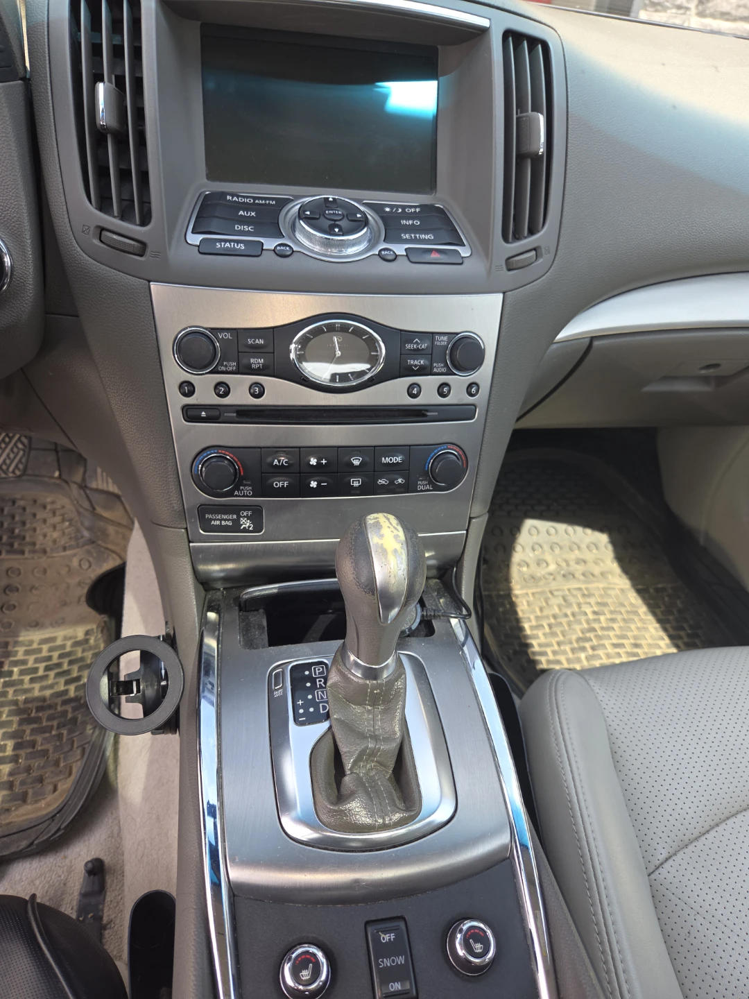 Black INFINITI G37x Sedan - photo 2