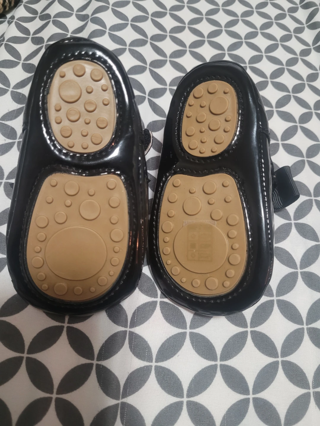 Black Patent Baby Shoes with Bows - Size 3 - photo 2