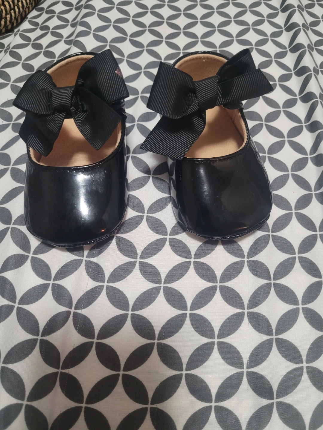 Black Patent Baby Shoes with Bows - Size 3 - photo 3