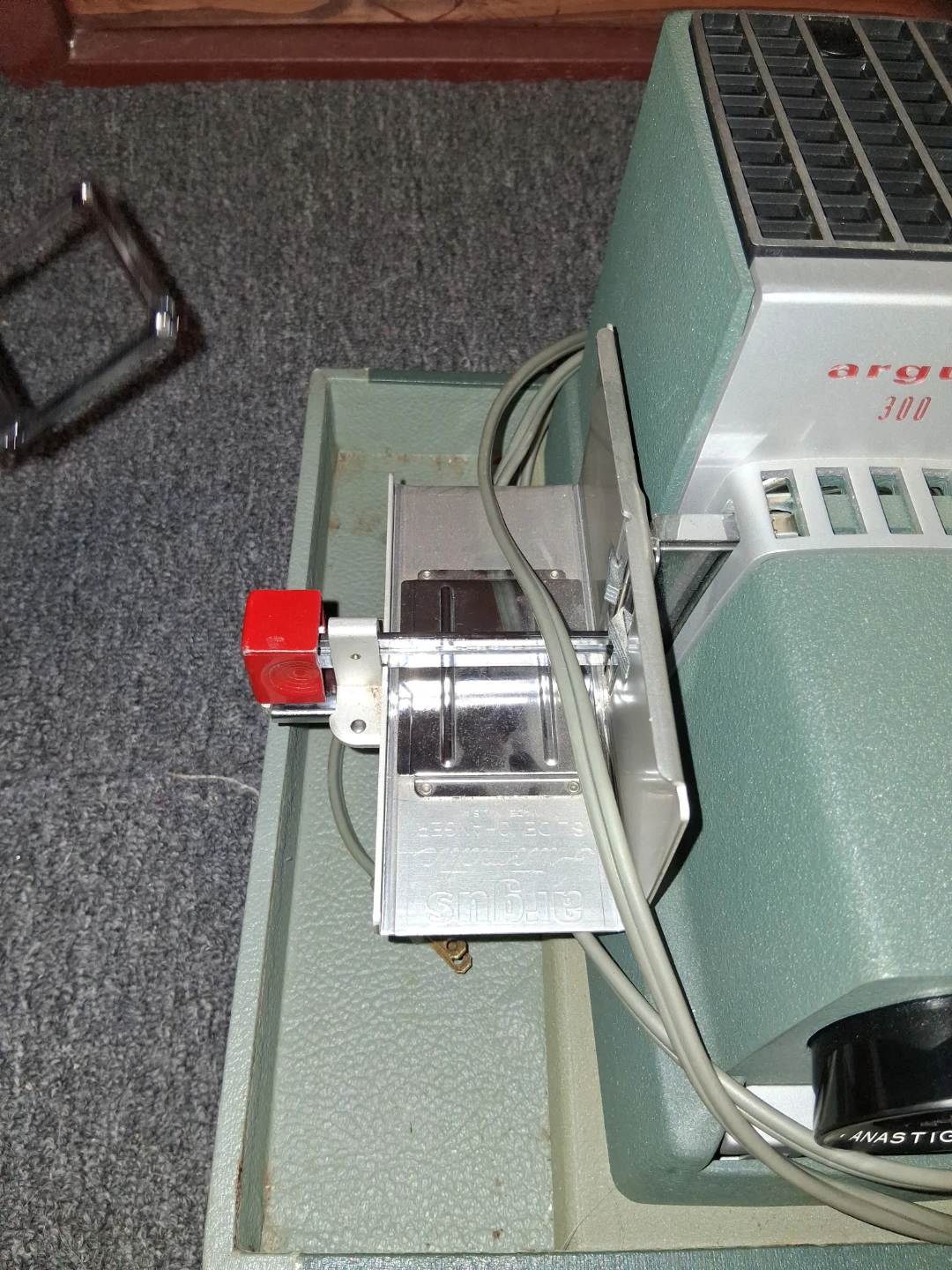 Argus 300 Slide Projector - photo 5