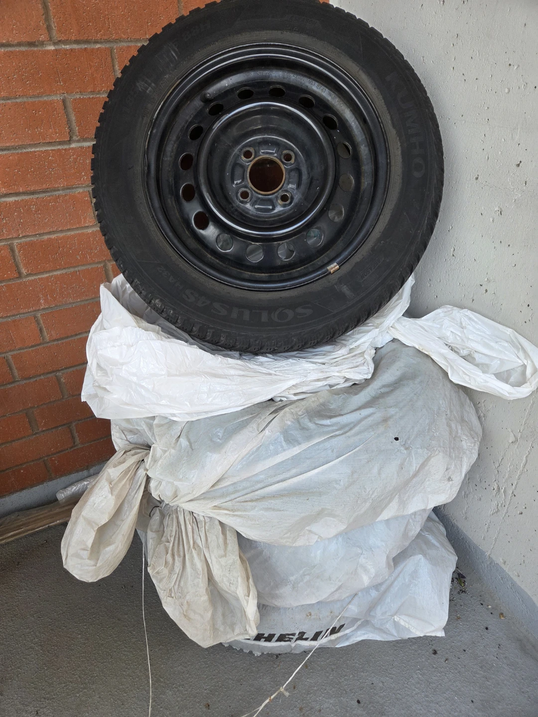 Kumho Solus 185/65 R15 88H Tires ⚽️ - photo 5