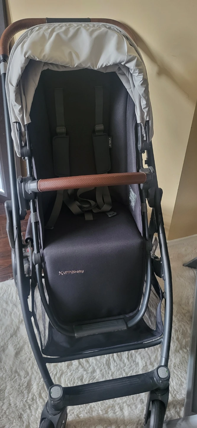 V2 UPPAbaby  Cruz Stroller with bassinet and stand - photo 2