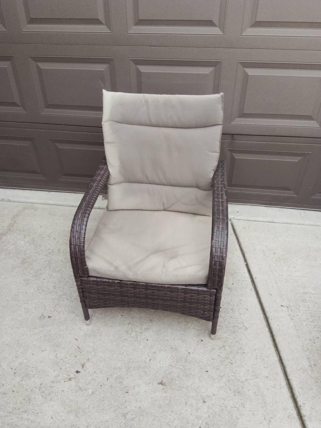 Wicker Patio Chair with Cushion