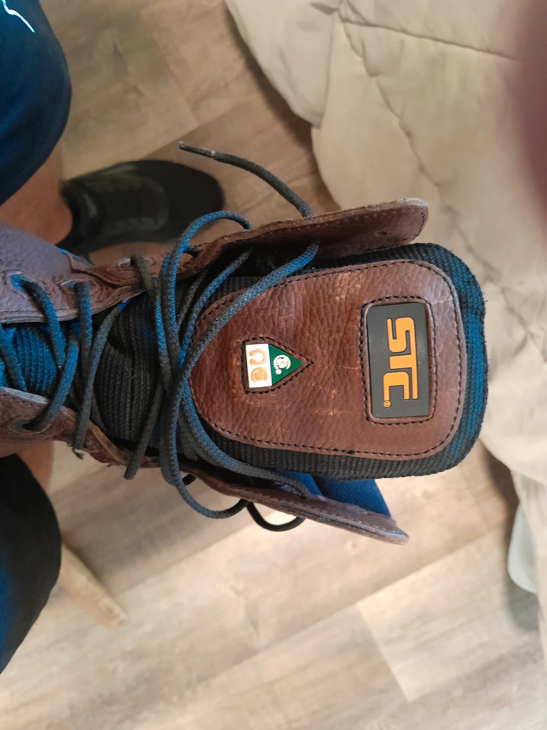 Steel toe men's boots
