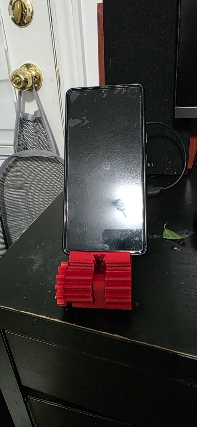 Red Gear Phone Stand - photo 4