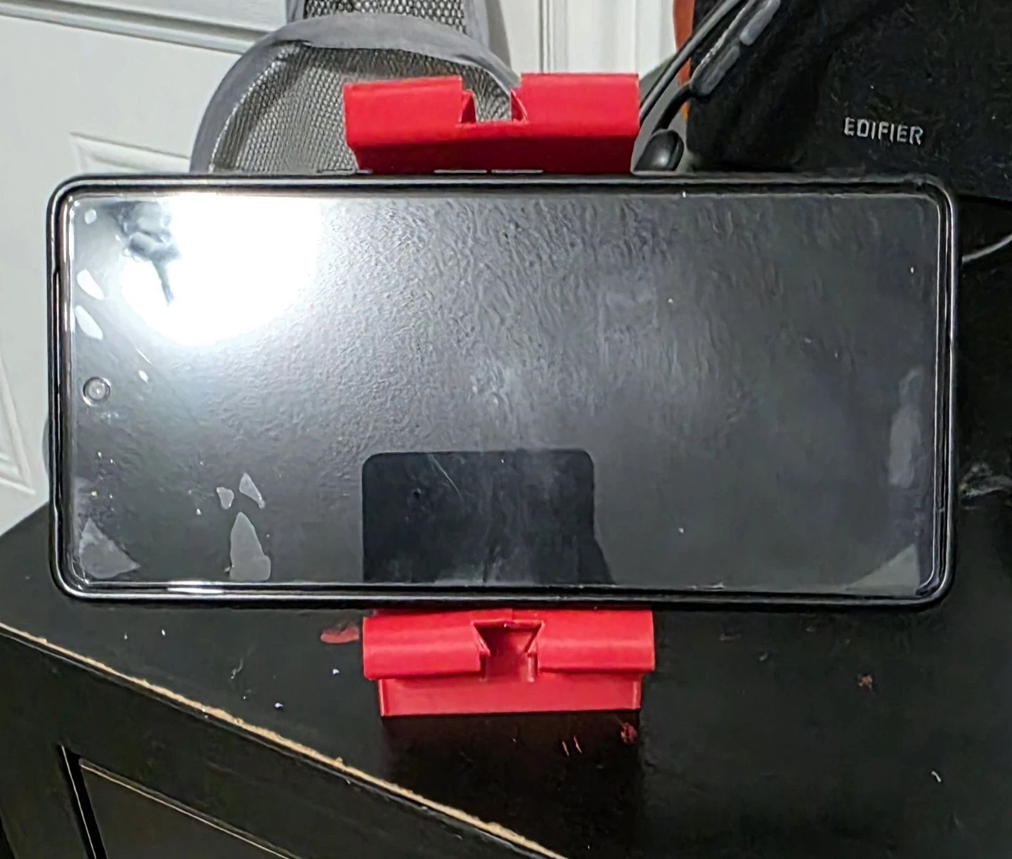 Red Gear Phone Stand - photo 5