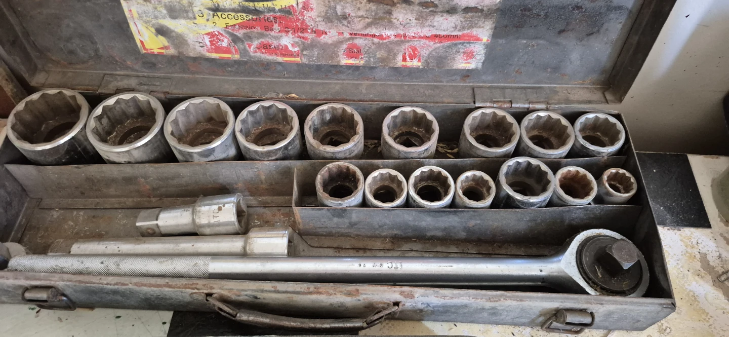 Mechanics Tool Set with Ratchet and Sockets