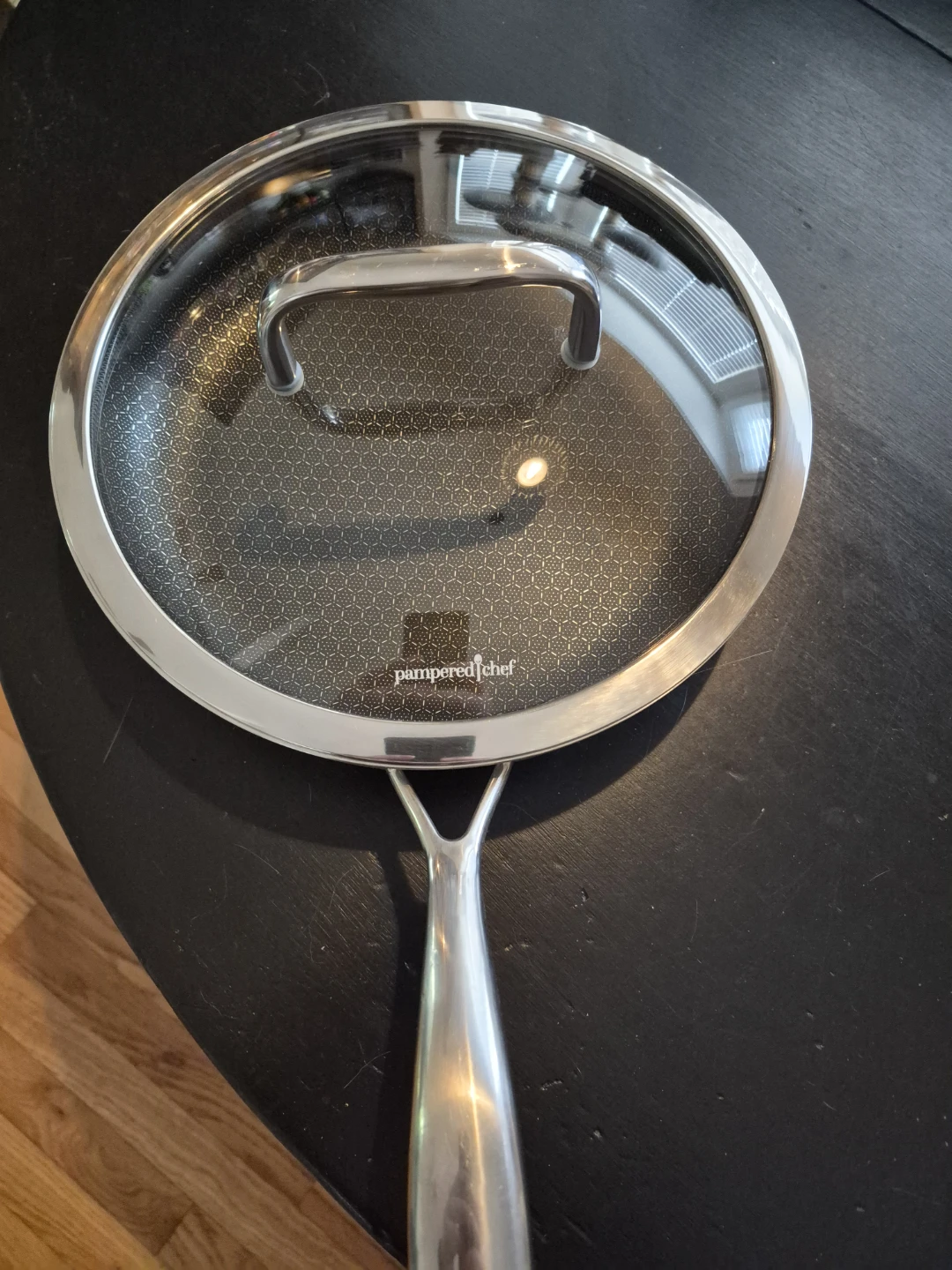 Pampered Chef Honeycomb Non-Stick Skillet with Lid