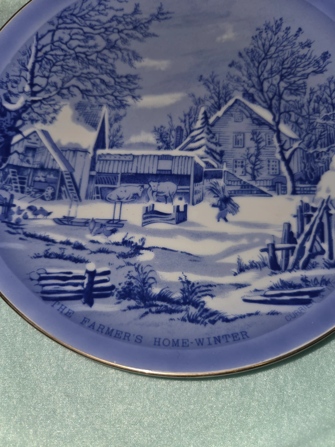 The Farmer's Home - Winter Decorative Plate - photo 2