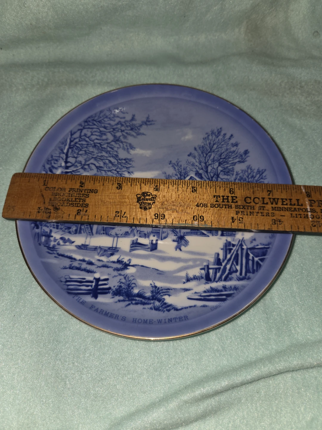 The Farmer's Home - Winter Decorative Plate - photo 4
