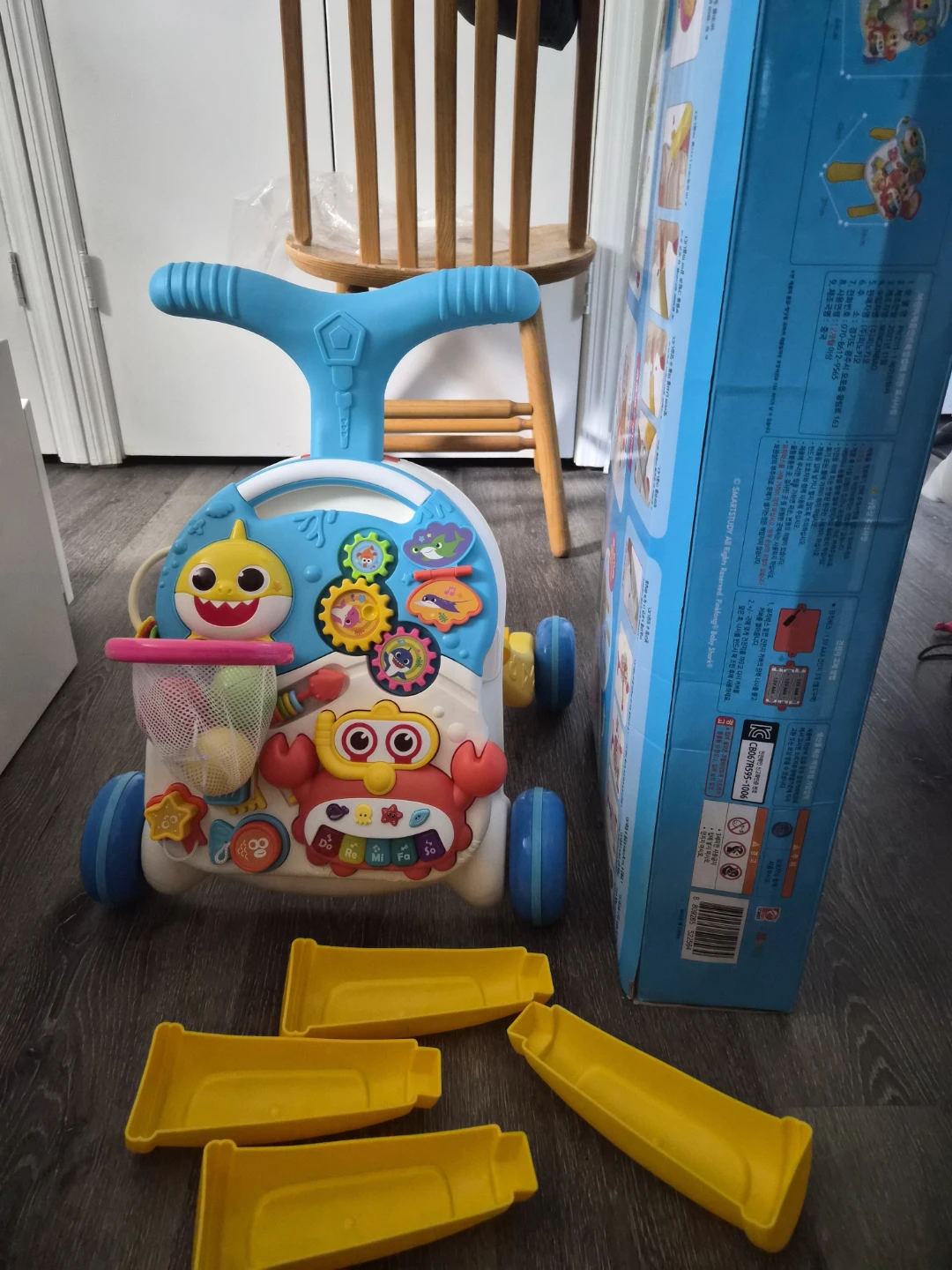 Baby Shark Baby Walker 2-in-1 Step Walker+learning Table